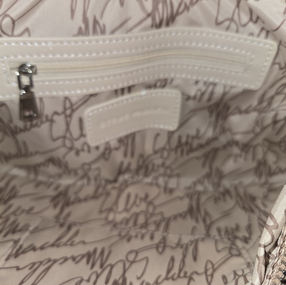 Steve Madden Bcindi Shoulder Bag - Picture 4 of 7